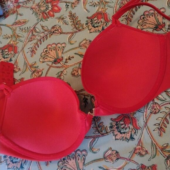 Victoria's Secret Push Up Bra - Picture 9 of 11